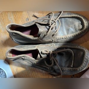 Brown twisted x boat shoes